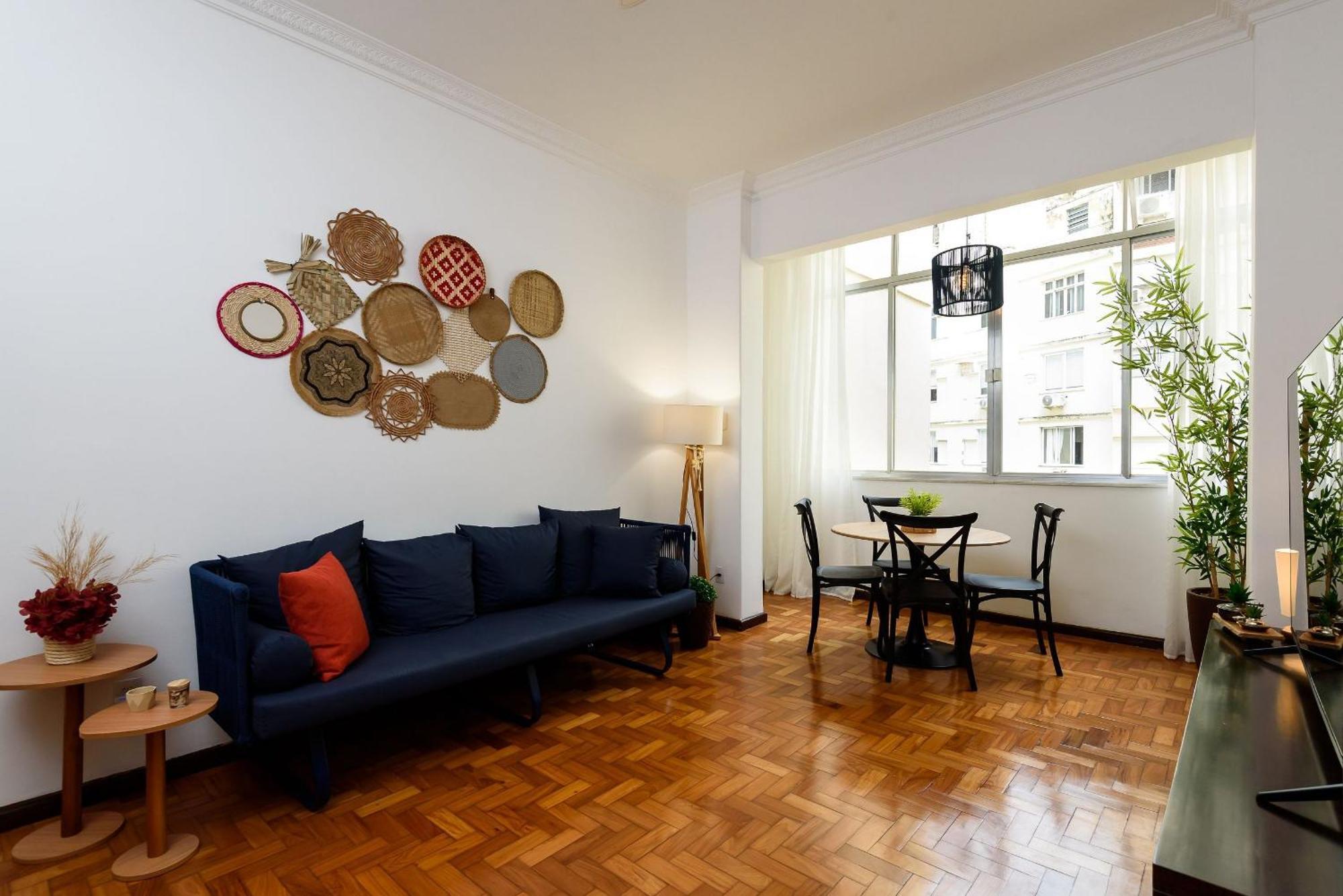 Apartamento 2qtos A 150m Da De Ipanema | Gc 56/702 *